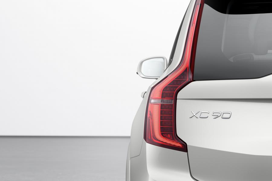 Детали экстерьера Volvo XC90 T8 Twin Engine Inscription 2019 года  (WW) (фото 2 из 23)